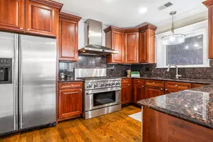 912 W Fletcher St, Chicago, IL 60657 - Photo 12