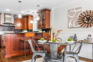 912 W Fletcher St, Chicago, IL 60657 - Photo 10