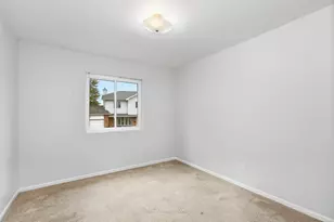 2390 Bicentennial Ave, Crest Hill, IL 60403 - Photo 10