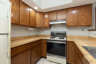 1213 Yorkshire Dr, Naperville, IL 60563 - Photo 10