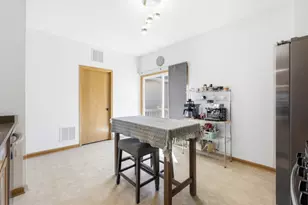 3370 Cameron Dr, Elgin, IL 60124 - Photo 8