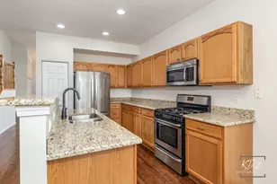 21102 Windsor Lake Way, Crest Hill, IL 60403 - Photo 6