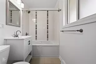 420 Berkshire Ln, Des Plaines, IL 60016 - Photo 8