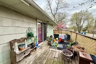 604 E Center St, Monticello, IL 61856 - Photo 8