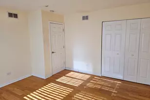 592 Lotus Ct, Wheeling, IL 60090 - Photo 10