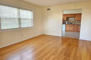 592 Lotus Ct, Wheeling, IL 60090 - Photo 6