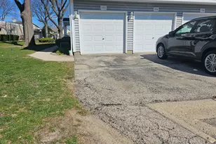 592 Lotus Ct, Wheeling, IL 60090 - Photo 12