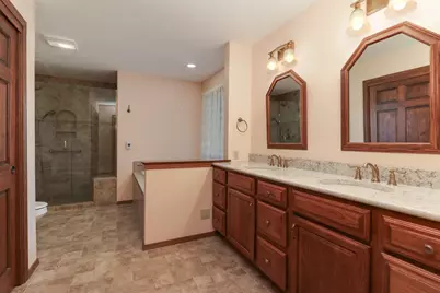 1005 S Hershey Road, Bloomington, IL 61704 - Photo 24