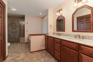 1005 S Hershey Rd, Bloomington, IL 61704 - Photo 24