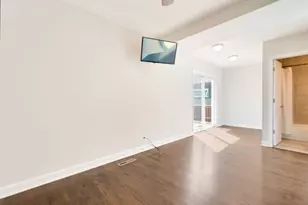 10619 S Sawyer Ave, Chicago, IL 60655 - Photo 8
