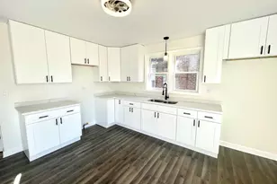 8312 S Phillips Ave, Chicago, IL 60617 - Photo 6