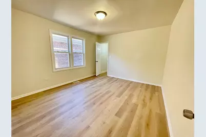 8312 S Phillips Avenue, Chicago, IL 60617 - Photo 8