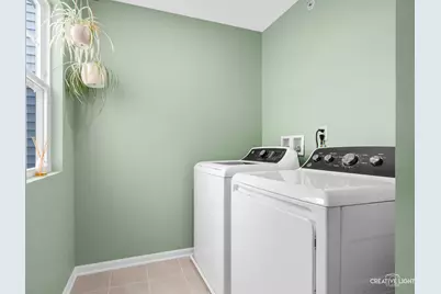 556 Comstock Road, South Elgin, IL 60177 - Photo 16