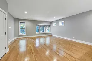 1515 W Sunnyside Ave, Chicago, IL 60640 - Photo 4