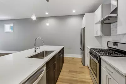 1515 W Sunnyside Avenue #1E, Chicago, IL 60640 - Photo 8