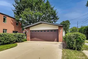 3472 W North Shore Ave, Lincolnwood, IL 60712 - Photo 26