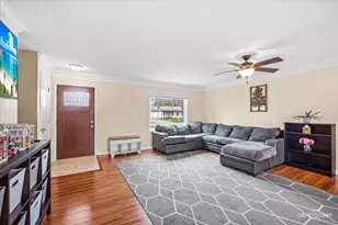 5201 Lemon Ln, Hanover Park, IL 60133 - Photo 6