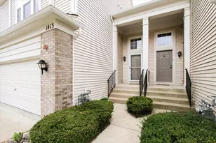 1413 Yellowstone Dr, Streamwood, IL 60107 - Photo 2