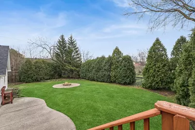 904 W Woodland Road, Lake Bluff, IL 60044 - Photo 2