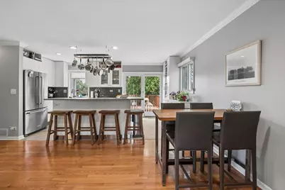 904 W Woodland Road, Lake Bluff, IL 60044 - Photo 8