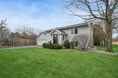 904 W Woodland Road, Lake Bluff, IL 60044 - Photo 1