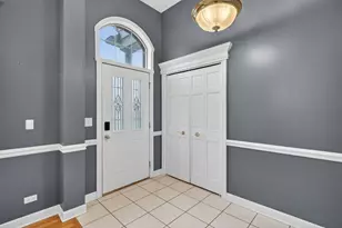 412 Rainbow Dr, Sleepy Hollow, IL 60118 - Photo 8