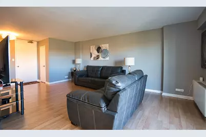 6833 N Kedzie Avenue #410, Chicago, IL 60645 - Photo 16