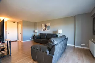 6833 N Kedzie Ave, Chicago, IL 60645 - Photo 16