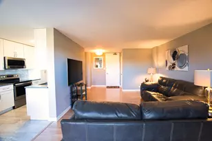 6833 N Kedzie Ave, Chicago, IL 60645 - Photo 14