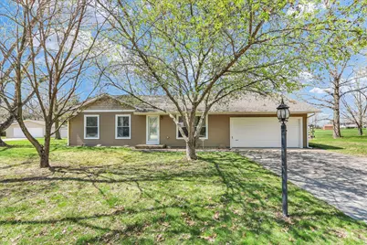 1113 S Herriott Court, Mahomet, IL 61853 - Photo 1
