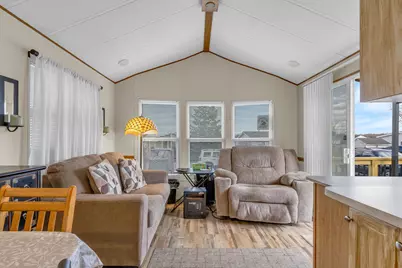 280 Misty Ridge, McHenry, IL 60051 - Photo 2