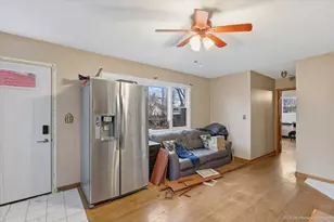 7817 W 98th Pl, Hickory Hills, IL 60457 - Photo 8