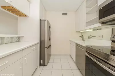 1313 N Ritchie Court #2403, Chicago, IL 60610 - Photo 6