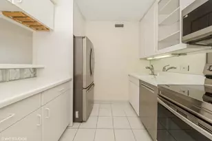 1313 N Ritchie Ct, Chicago, IL 60610 - Photo 6