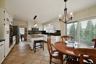 176 Blair Ln, Inverness, IL 60067 - Photo 8