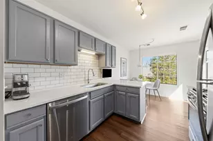 884 Quin Ct, Naperville, IL 60563 - Photo 2