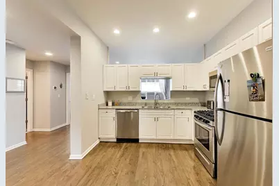 1962 W Lawrence Avenue #201, Chicago, IL 60640 - Photo 8