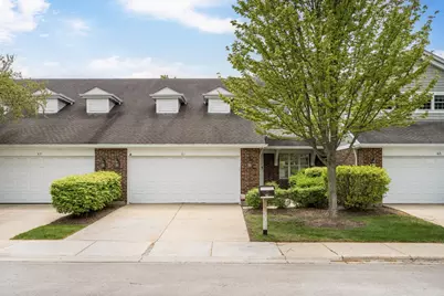 61 Caribou Crossing, Northbrook, IL 60062 - Photo 1