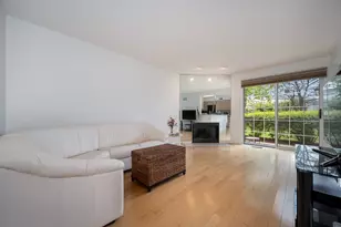 61 Caribou Crossing, Northbrook, IL 60062 - Photo 6