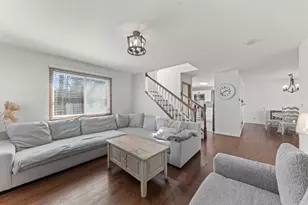 317 Christine Ln, Hainesville, IL 60030 - Photo 2