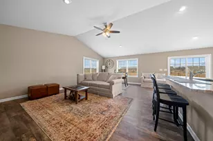 732 Keller Dr, Dixon, IL 61021 - Photo 6