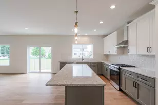 1304 Woodbine Rd, Bloomington, IL 61704 - Photo 12