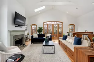 816 W Oakdale Ave, Chicago, IL 60657 - Photo 4