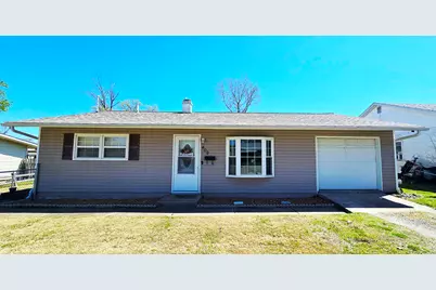 409 S Pleasant Avenue, Centralia, IL 62801 - Photo 1