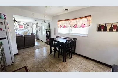 409 S Pleasant Avenue, Centralia, IL 62801 - Photo 12