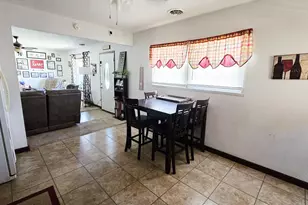 409 S Pleasant Ave, Centralia, IL 62801 - Photo 12