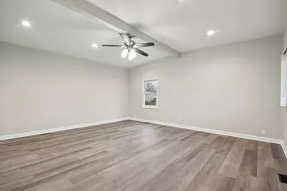 402 Lily Lane, Lakemoor, IL 60051 - Photo 10