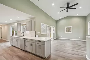 402 Lily Ln, Lakemoor, IL 60051 - Photo 14