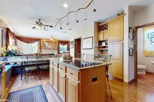 1640 S Newton Ave, Park Ridge, IL 60068 - Photo 10