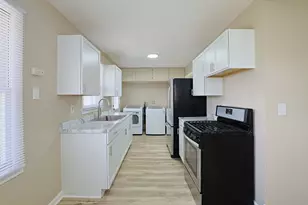 107 Georgine St, Crystal Lake, IL 60014 - Photo 8